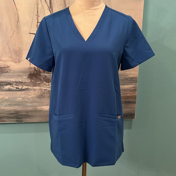 Figs Tops - FIGS Casma 3 Pocket Royal Blue Scrub Top, Small